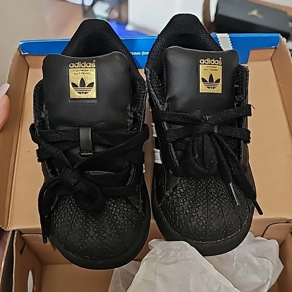 Adidas superstar - Picture 1 of 3